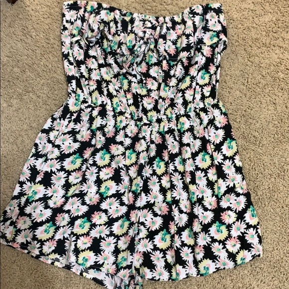 Romper - Picture 1 of 4